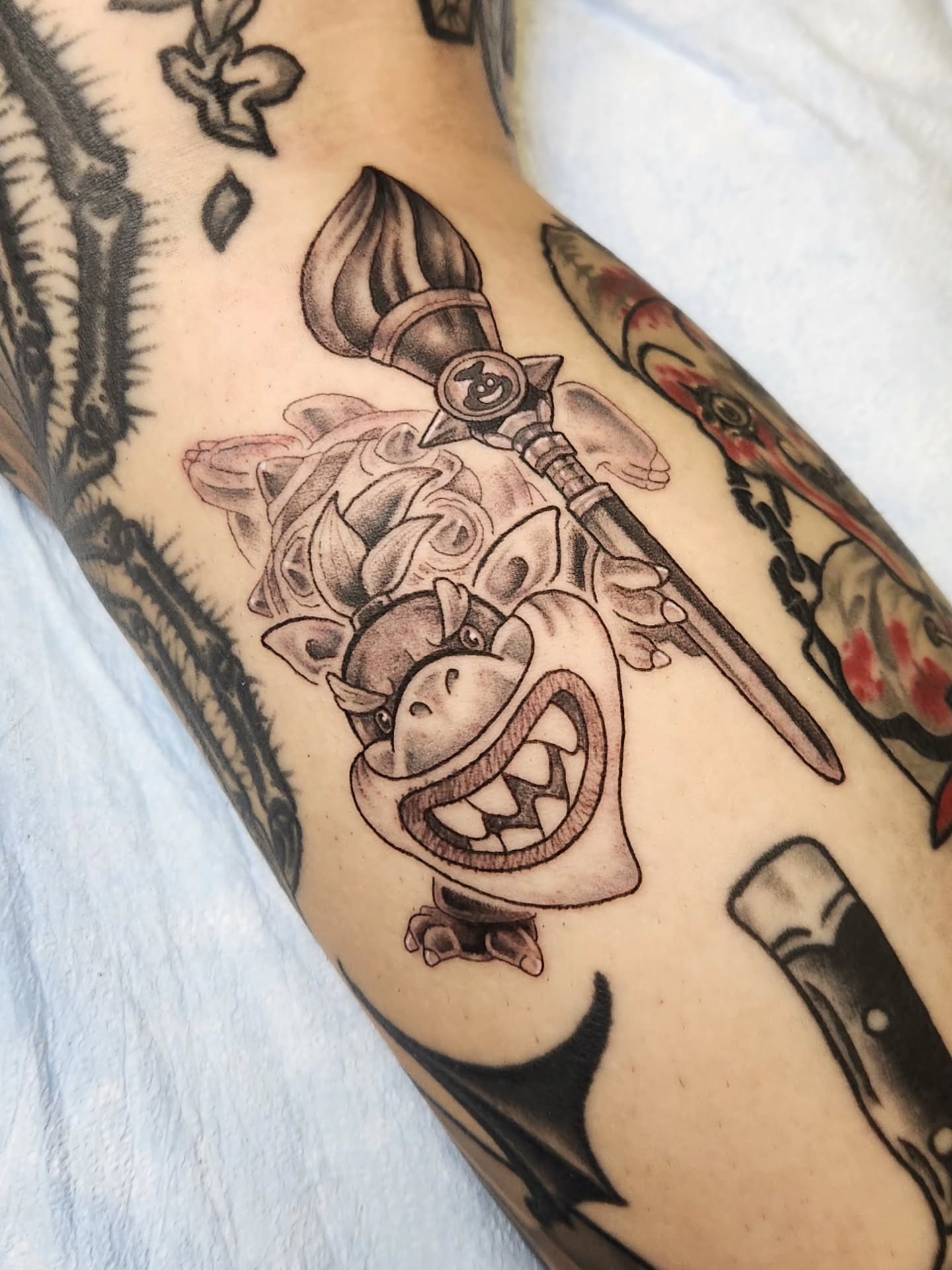 Tattoo by @artbyalizard — american_traditional