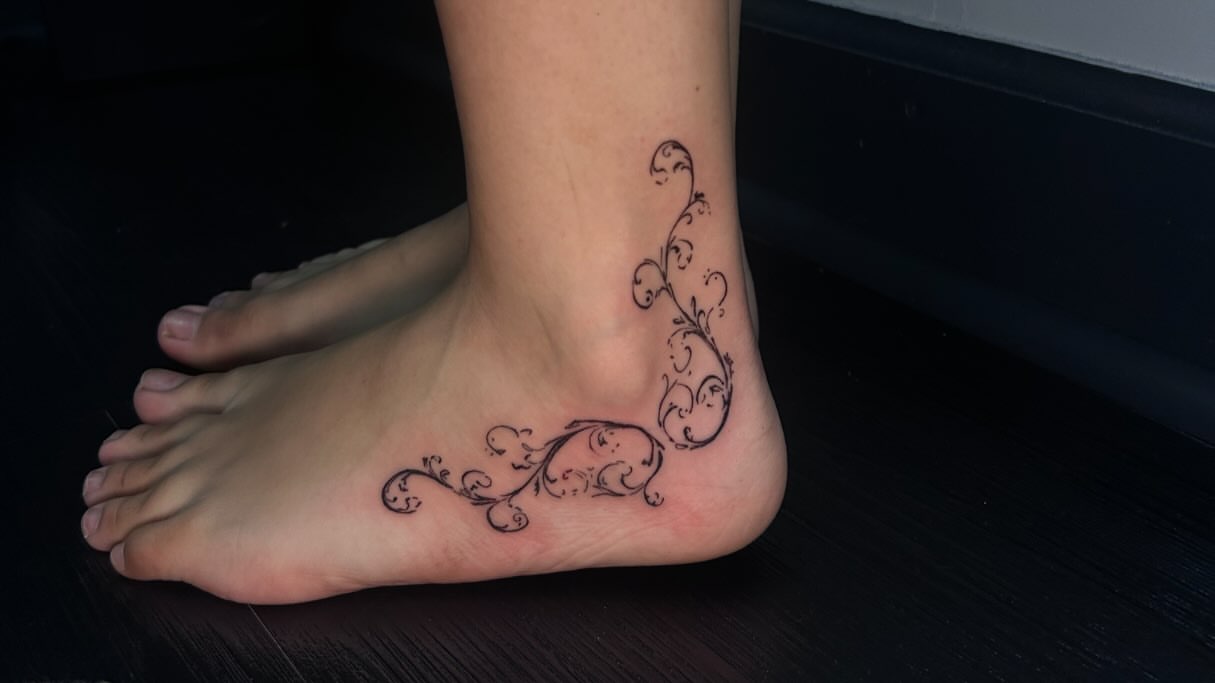 Tattoo by @1nk.alchemy โ black_and_grey
