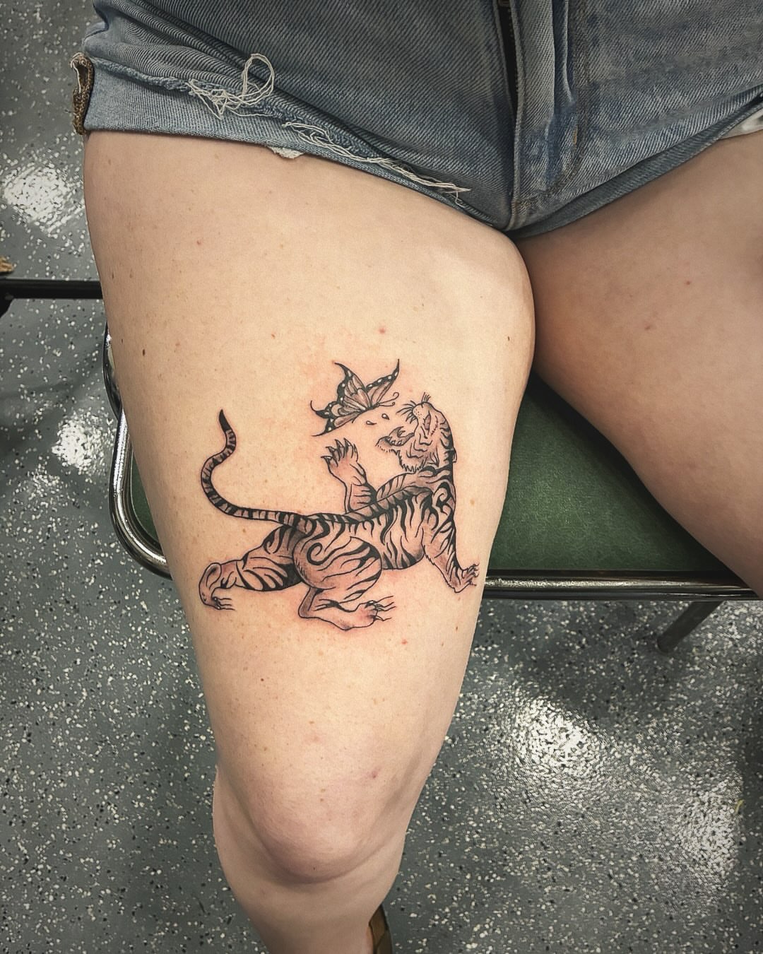 Tattoo by @unobhmg — black_and_grey